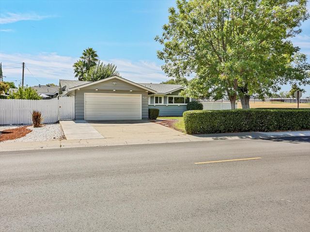 5851 Shenandoah Dr, Sacramento, CA 95841