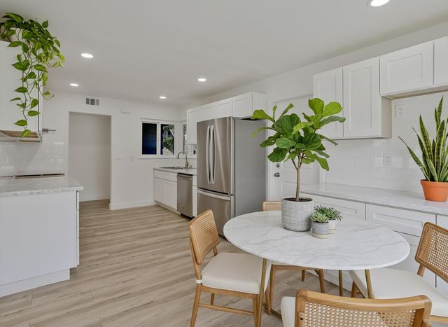 5851 Shenandoah Dr, Sacramento, CA 95841