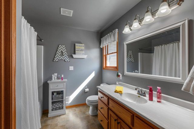 1245 Garfield LANE, Hartford, WI 53027