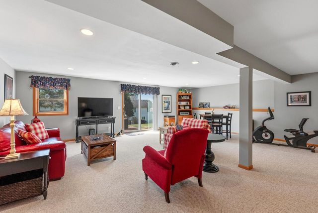 1245 Garfield LANE, Hartford, WI 53027