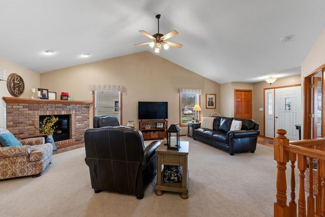 1245 Garfield LANE, Hartford, WI 53027