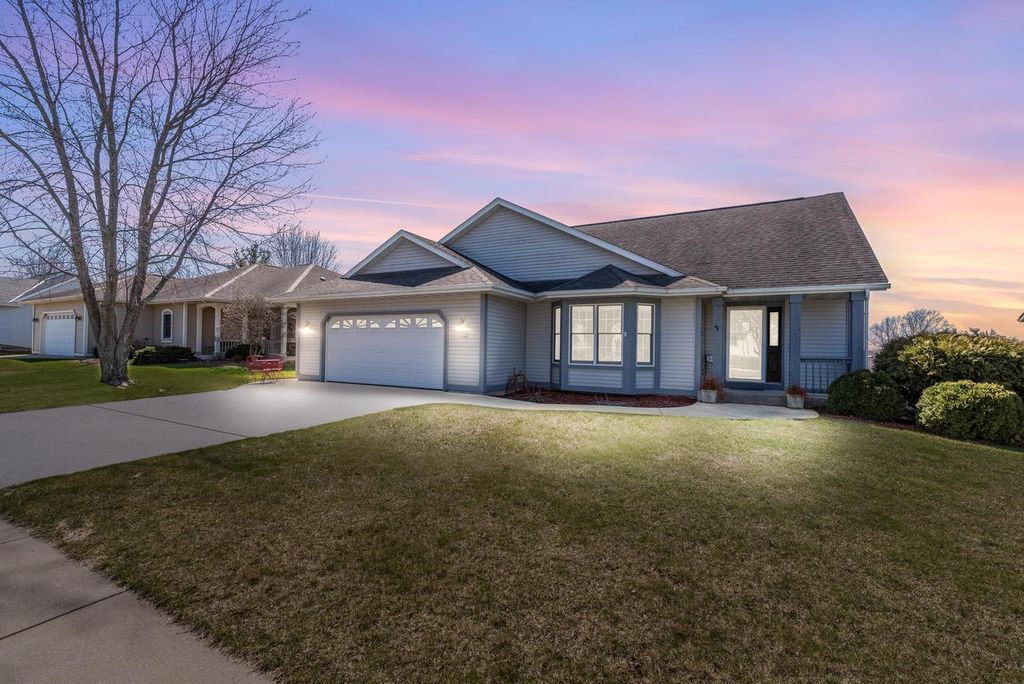 1245 Garfield LANE, Hartford, WI 53027