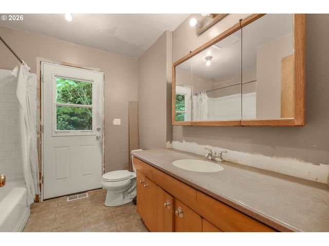 12975 Sw DAVIES Rd, Beaverton, OR 97008