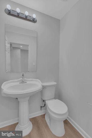 222 N AUBURN DR, Sterling, VA 20164
