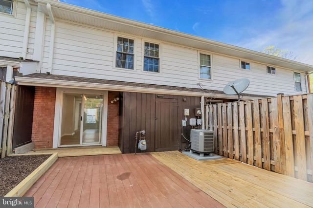 222 N AUBURN DR, Sterling, VA 20164