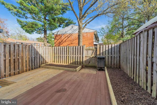 222 N AUBURN DR, Sterling, VA 20164