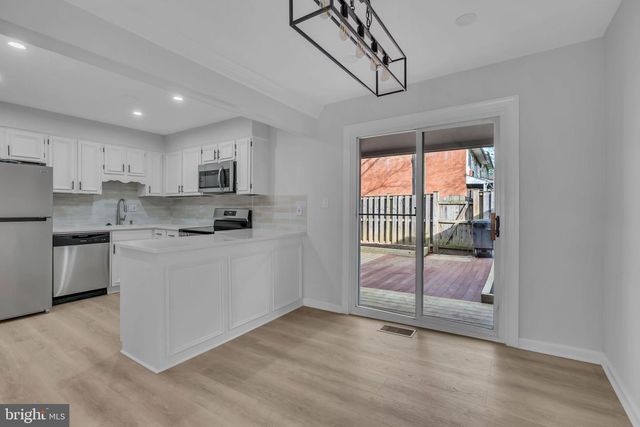 222 N AUBURN DR, Sterling, VA 20164