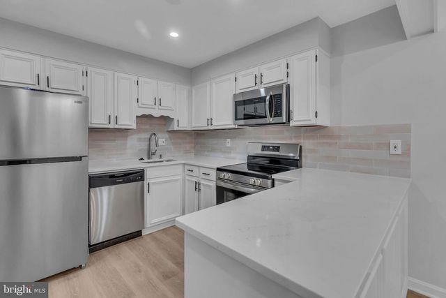 222 N AUBURN DR, Sterling, VA 20164