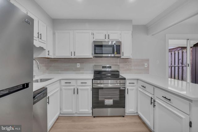 222 N AUBURN DR, Sterling, VA 20164