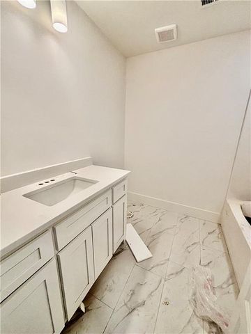 1202 NW 4th Street, Oak Grove, MO 64075