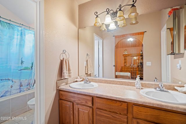 5950 Moon View Drive, Las Cruces, NM 88012