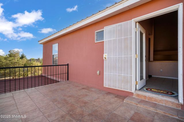 5950 Moon View Drive, Las Cruces, NM 88012