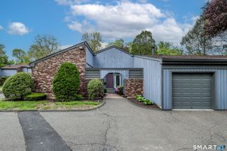 18 Hearthstone Drive 18, Brookfield, CT 06804