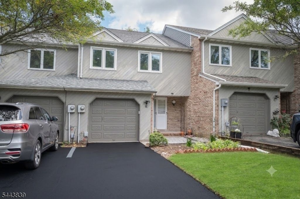 18 Guilford Ct, Parsippany-troy Hills Twp., NJ 07950 — exterior