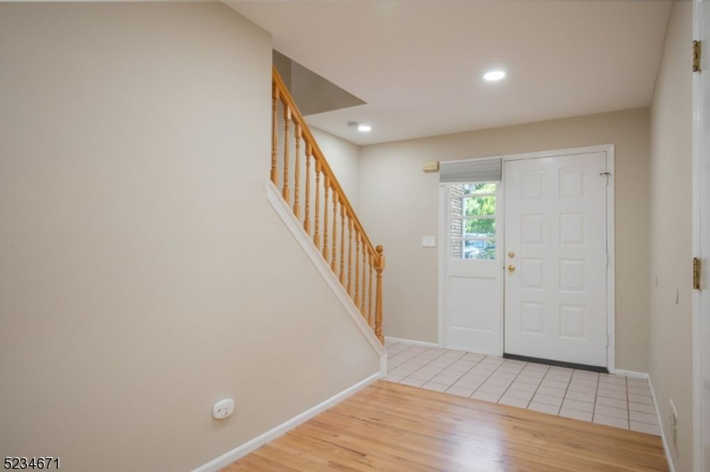 18 Guilford Ct, Parsippany-troy Hills Twp., NJ 07950 — photo 5