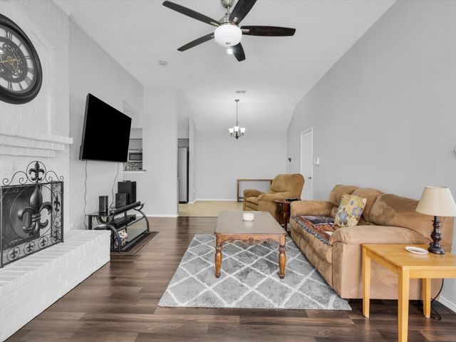 7520 Arbor Hill Drive, Fort Worth, TX 76120