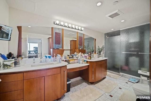 800 Palisade Avenue 23B, Fort Lee, NJ 07024