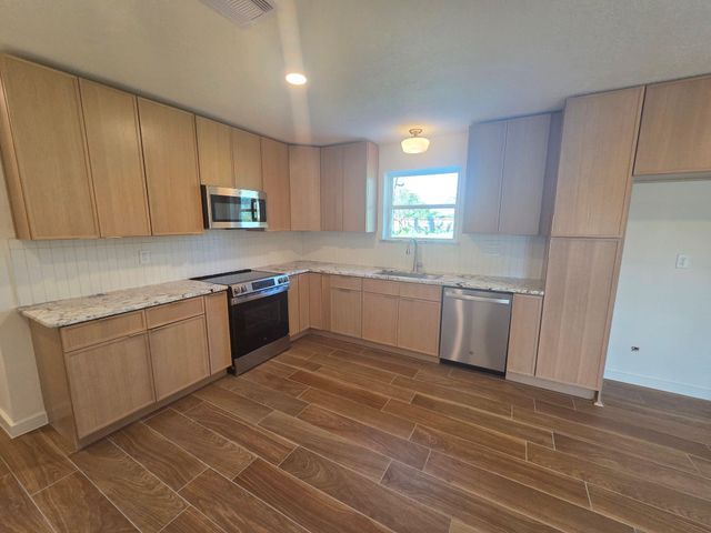 803 Coleman Street, Dayton, TX 77535