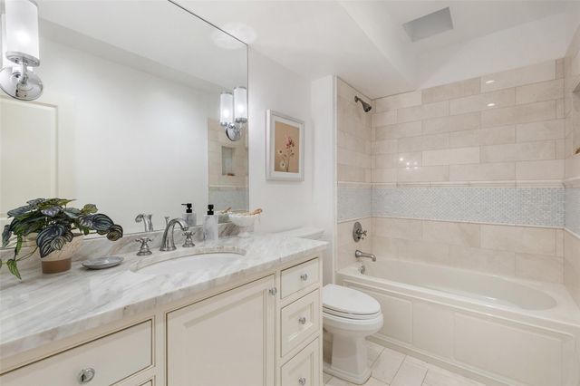 1810 W 35th ST, Austin, TX 78703