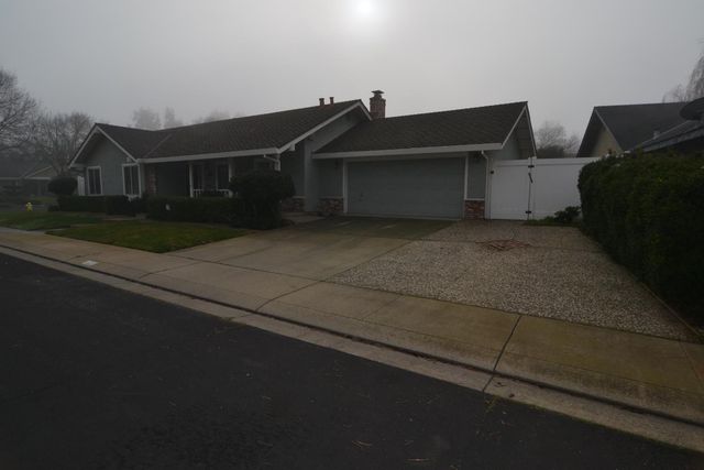 4612 Little Creek Dr, Modesto, CA 95355