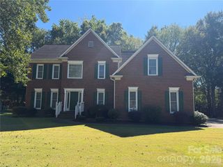10909 Megwood Drive, Charlotte, NC 28277