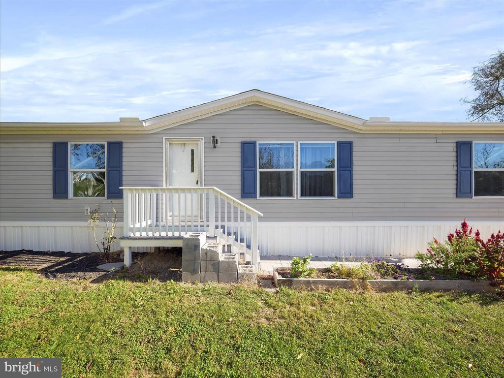 1024 WARM SPRING RD, Chambersburg, PA 17202