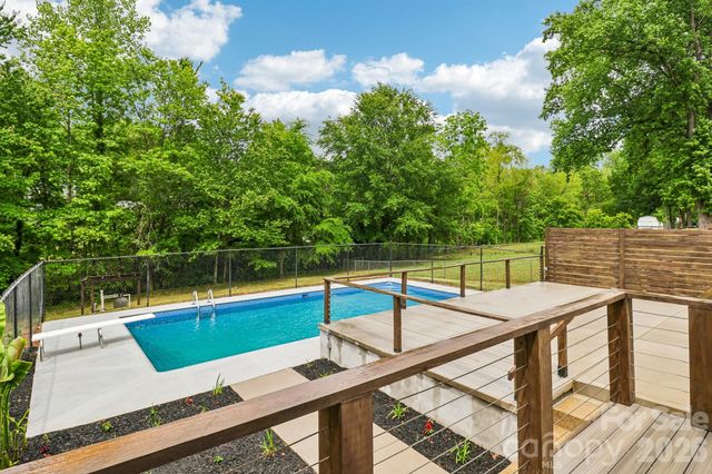 5009 Greenbrook Drive, Charlotte, NC 28205