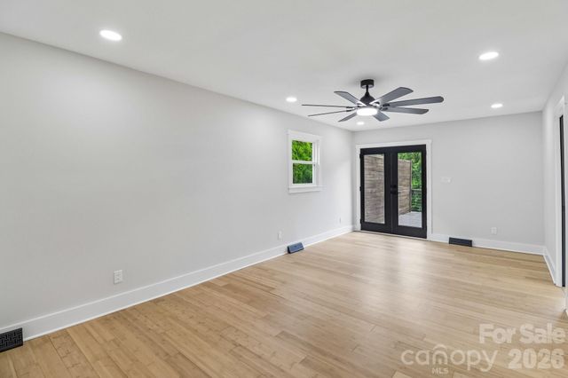 5009 Greenbrook Drive, Charlotte, NC 28205