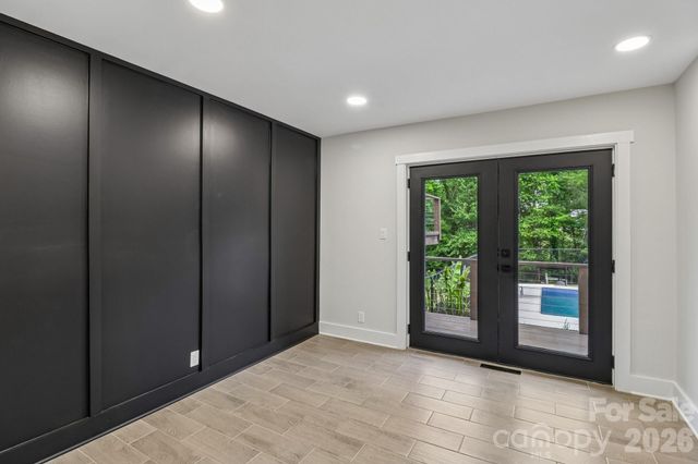 5009 Greenbrook Drive, Charlotte, NC 28205