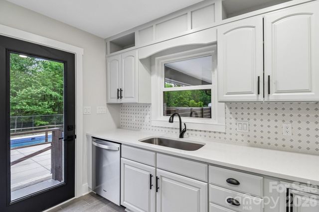 5009 Greenbrook Drive, Charlotte, NC 28205