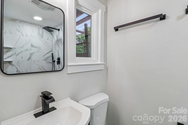 5009 Greenbrook Drive, Charlotte, NC 28205