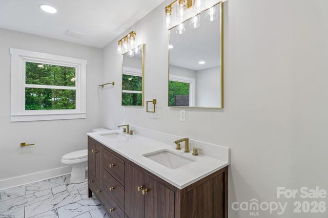 5009 Greenbrook Drive, Charlotte, NC 28205