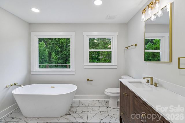 5009 Greenbrook Drive, Charlotte, NC 28205