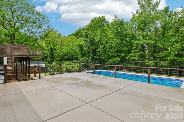 5009 Greenbrook Drive, Charlotte, NC 28205