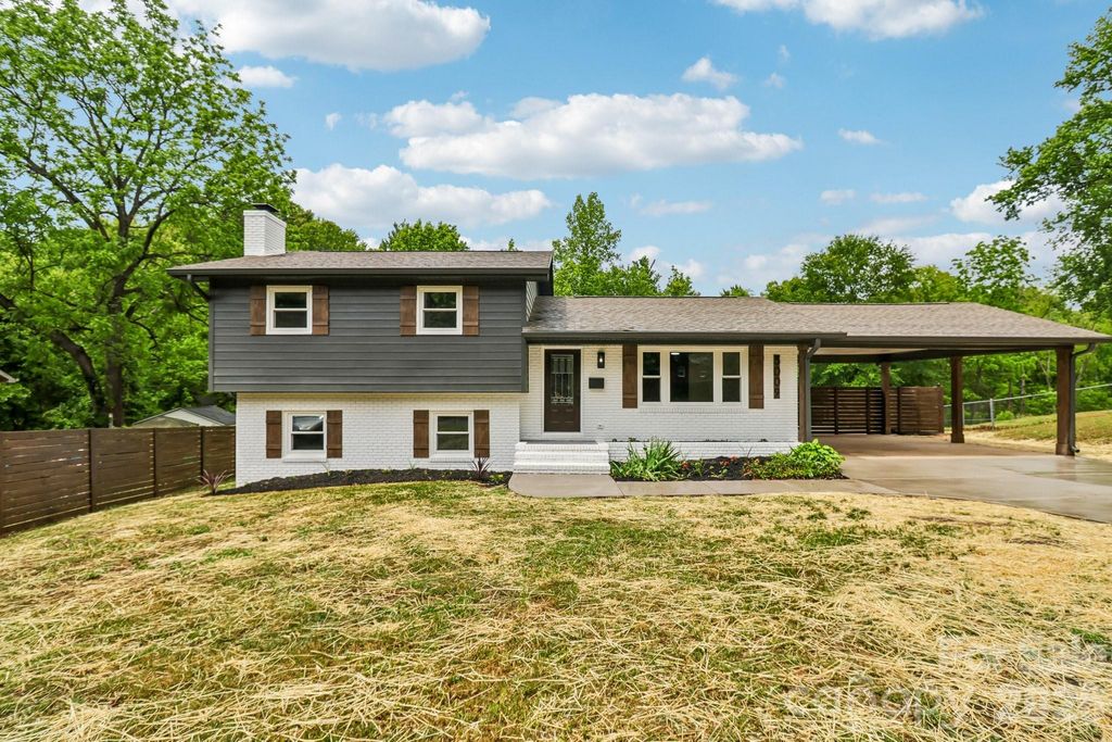 5009 Greenbrook Drive, Charlotte, NC 28205