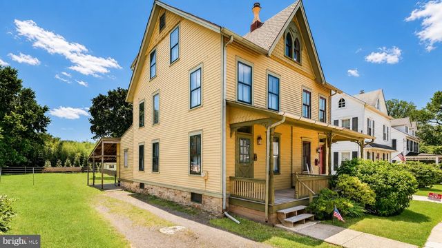 132 E MARSHALL AVE, Langhorne, PA 19047