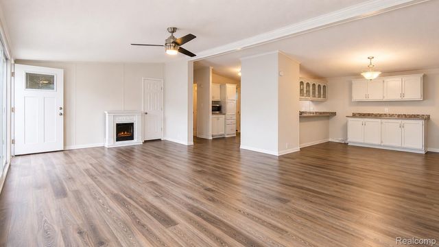 295 Bud Lane, Lyon Charter Township, MI 48167