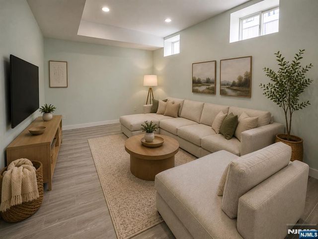 21 Hampton Terrace, East Orange, NJ 07018