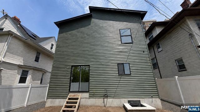 21 Hampton Terrace, East Orange, NJ 07018
