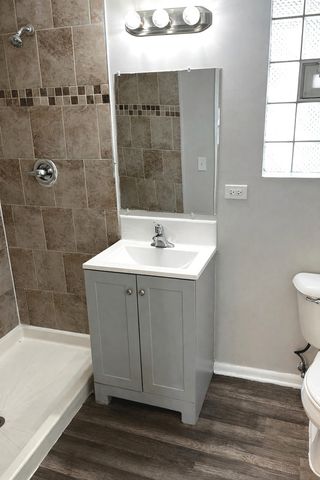 147 E Maple Drive, Glenwood, IL 60425