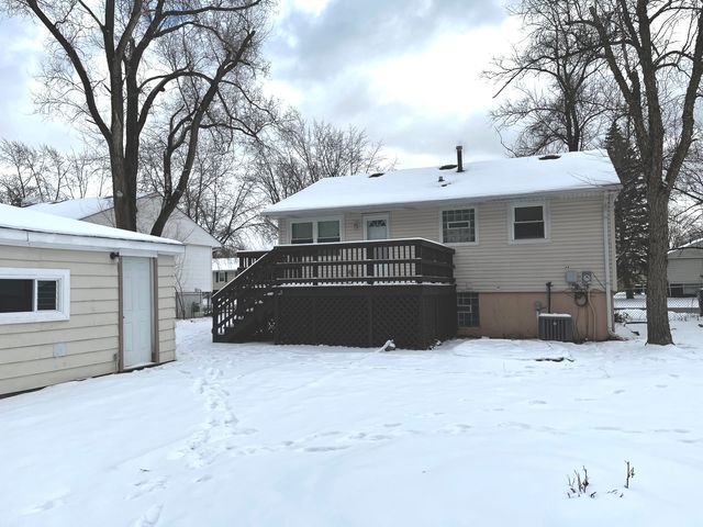 147 E Maple Drive, Glenwood, IL 60425