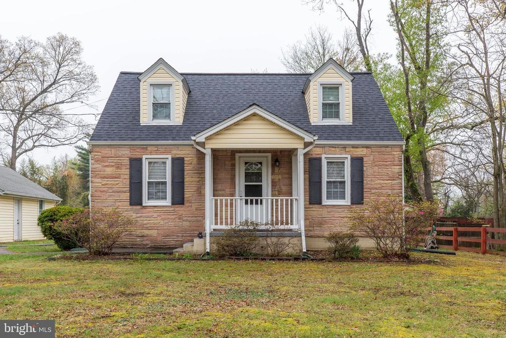 8104 PRINCE GEORGES DR, Fort Washington, MD 20744