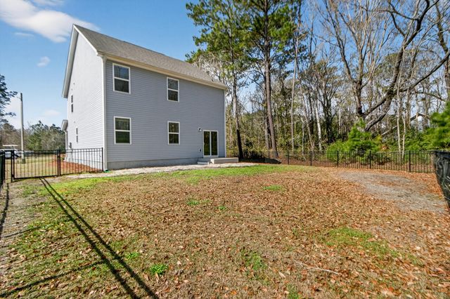 992 Theodore Road, Awendaw, SC 29429