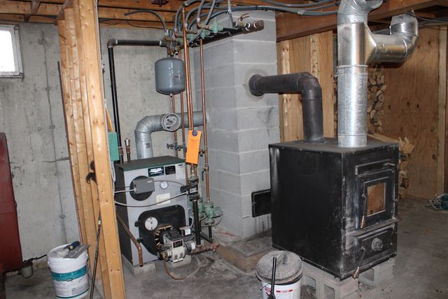 3614 Creek Road, Albany, VT 05820