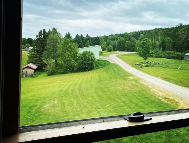 3614 Creek Road, Albany, VT 05820