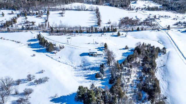 3614 Creek Road, Albany, VT 05820