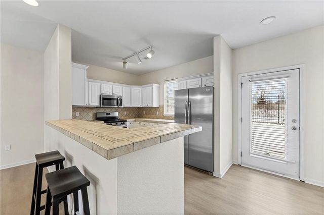 5245 Overland Drive B23, Lawrence, KS 66049