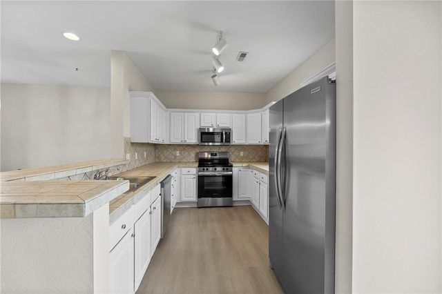 5245 Overland Drive B23, Lawrence, KS 66049