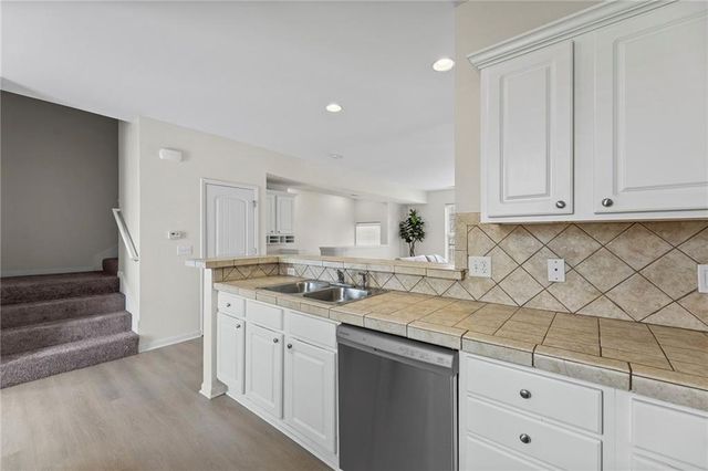 5245 Overland Drive B23, Lawrence, KS 66049