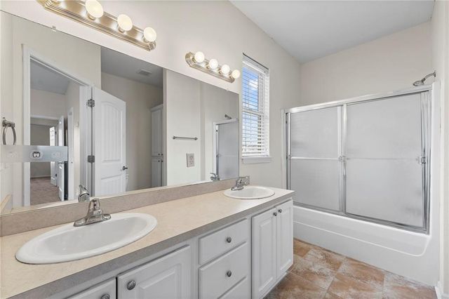 5245 Overland Drive B23, Lawrence, KS 66049